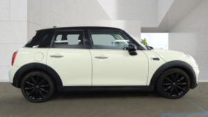 2017 MINI Hatch 1.5 Cooper Euro 6 (s/s) 5dr in White — image 3