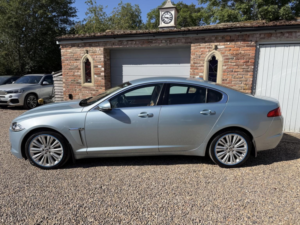 2012 Jaguar Xf 2.2 D Portfolio in Blue — image 4