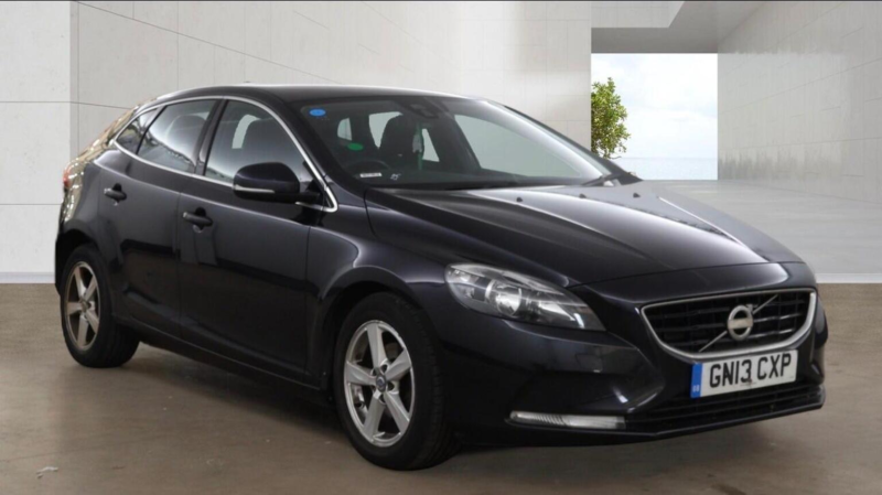 2013 Volvo V40 1.6 D2 Se Euro 5 (s/s) 5dr in Black — image 1