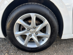 2016 Peugeot 208 1.0 Puretech Active in White — image 5