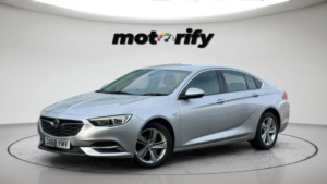2018 Vauxhall Insignia 1.6 Turbo D Ecotec Tech Line Nav Grand Sport Euro 6 (s/s) 5dr in Silver — image 2