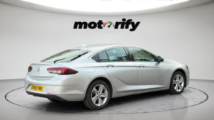 2018 Vauxhall Insignia 1.6 Turbo D Ecotec Tech Line Nav Grand Sport Euro 6 (s/s) 5dr in Silver — image 5