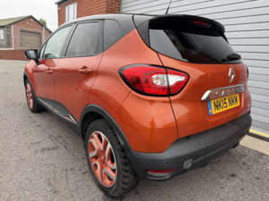 2015 Renault Captur 1.5 Dynamique S Medianav Dci 90 Stop & Start in Orange — image 6