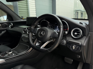 2017 Mercedes-Benz Glc 2.1 Glc220d Amg Line Coupe G-Tronic 4matic Euro 6 (s/s) 5dr in White — image 2