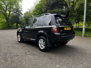 2014 Land Rover Freelander 2.2 Freelander Xs Td4 4WD 5dr in Black — image 3