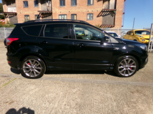 2019 Ford Kuga 2.0 Tdci Ecoblue St-Line Edition in Black — image 3