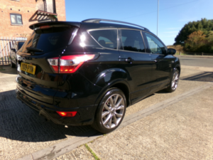2019 Ford Kuga 2.0 Tdci Ecoblue St-Line Edition in Black — image 4