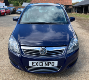 2013 Vauxhall Zafira 1.6 16v Exclusiv in Blue — image 5