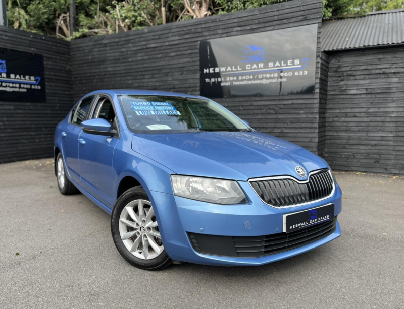 2013 Skoda Octavia 1.6 Tdi S in Blue — image 1