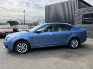 2013 Skoda Octavia 1.6 Tdi S in Blue — image 6