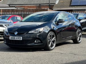 2016 Vauxhall Astra Gtc 1.4i Turbo Limited Edition Euro 6 (s/s) 3dr in Black — image 2