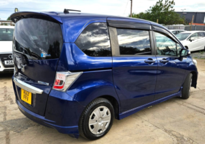 2013 Honda Freed 1.5l Hybrid-Automatic-7 Seats Family Car-Ulez/caz Pass-Free 18months Warranty & 12months Aa Breakdown in Blue — image 4