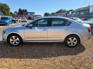 2019 Skoda Octavia 1.5 Tsi Act Se Technology Euro 6 (s/s) 5dr in Silver — image 4