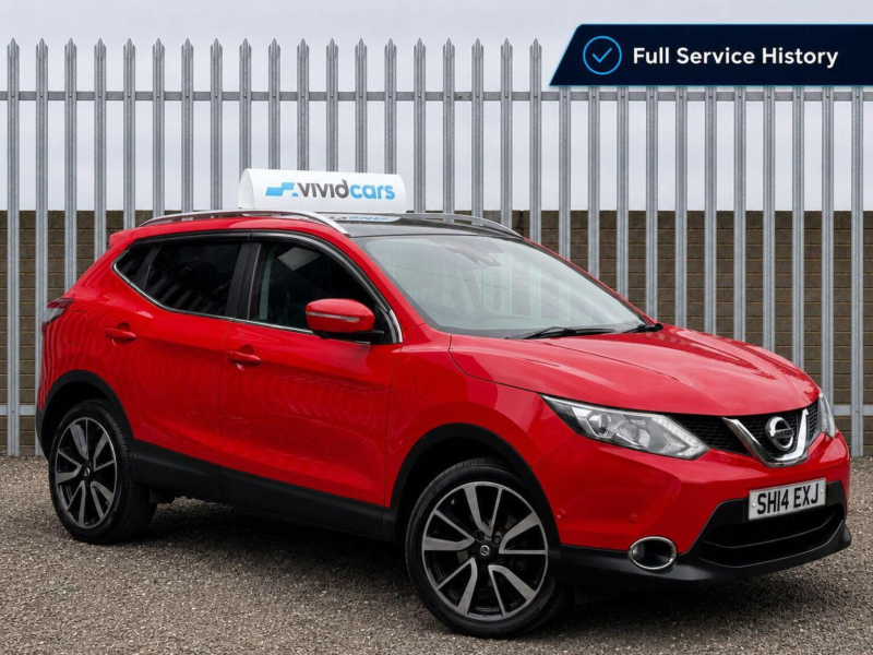 2014 Nissan Qashqai 1.5 Dci Tekna 2WD Euro 5 (s/s) 5dr in Red — image 1
