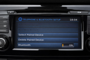 2014 Nissan Qashqai 1.5 Dci Tekna 2WD Euro 5 (s/s) 5dr in Red — image 6