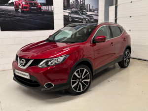 2016 Nissan Qashqai 1.5 Dci Tekna 2WD Euro 6 (s/s) 5dr in Red — image 2