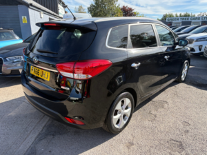 2017 Kia Carens 1.7 Crdi 2 MPV 5dr Diesel Manual Euro 6 (s/s) (114 Bhp) in Black — image 4