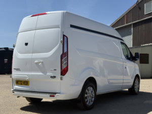 2022 Ford Transit Custom 2.0 Transit Custom Limited Van 300 L2 2.0l Ecoblue 130ps Mhev Fwd 6 Speed Manual in White — image 3