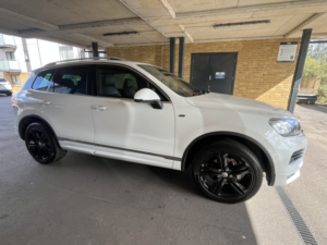2014 Volkswagen Touareg 3.0 Tdi V6 Bluemotion Tech R-Line in White — image 4