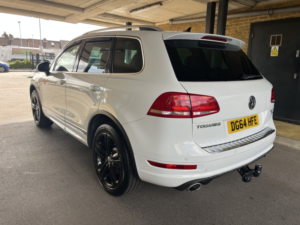 2014 Volkswagen Touareg 3.0 Tdi V6 Bluemotion Tech R-Line in White — image 5