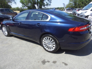 2015 Jaguar Xf 2.2d Luxury Auto Euro 5 (s/s) 4dr in Blue — image 4