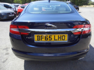 2015 Jaguar Xf 2.2d Luxury Auto Euro 5 (s/s) 4dr in Blue — image 6