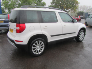 2014 Skoda Yeti 1.2 Tsi Se in White — image 2