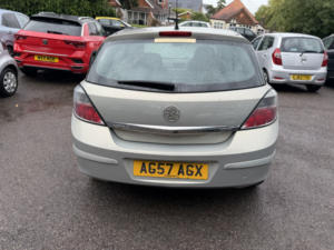 2008 Vauxhall Astra 1.4 I 16v Sxi in Beige — image 4