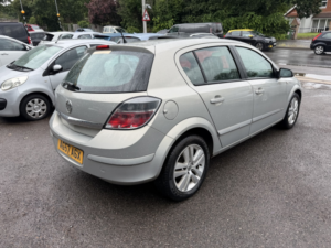 2008 Vauxhall Astra 1.4 I 16v Sxi in Beige — image 5