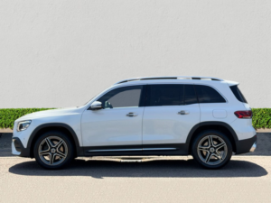 2022 Mercedes-Benz Glb 1.3 Glb200 Amg Line (premium Plus 2) SUV 5dr Petrol 7g-Dct Euro 6 (s/s) (163 Ps) in White — image 4