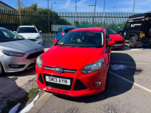 2013 Ford Focus 1.6 Tdci Zetec S Euro 5 (s/s) 5dr in Red — image 6