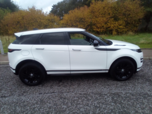 2019 Land Rover Range Rover Evoque 2.0 D180 R-Dynamic S Auto 4WD in White — image 2