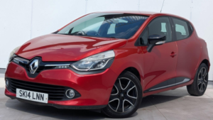 2014 Renault Clio 1.2 16v Dynamique Medianav Euro 5 5dr in Red — image 3