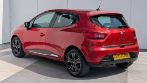 2014 Renault Clio 1.2 16v Dynamique Medianav Euro 5 5dr in Red — image 4