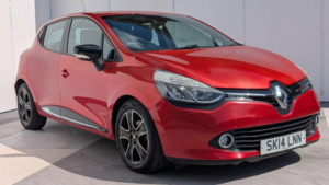 2014 Renault Clio 1.2 16v Dynamique Medianav Euro 5 5dr in Red — image 5