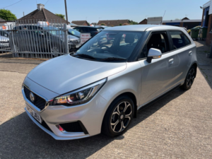 2020 MG Mg3 1.5 Vti-Tech Exclusive Hatchback 5dr Petrol Manual Euro 6 (s/s) (106 Ps) in Silver — image 3