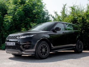 2019 Land Rover Range Rover Evoque 2.0 D150 R-Dynamic Fwd Euro 6 (s/s) 5dr in Black — image 3