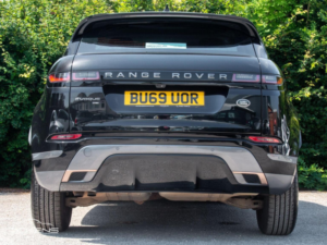 2019 Land Rover Range Rover Evoque 2.0 D150 R-Dynamic Fwd Euro 6 (s/s) 5dr in Black — image 6