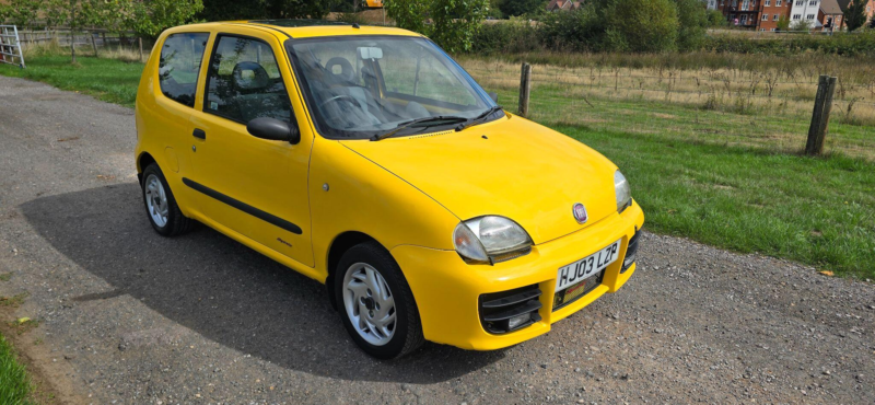 2003 Fiat Seicento 1.1 Sporting Hatchback 3dr Petrol Manual (155 G/km, 54 Bhp) in Yellow — image 1