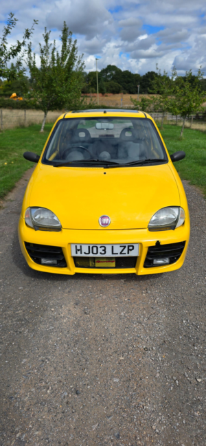 2003 Fiat Seicento 1.1 Sporting Hatchback 3dr Petrol Manual (155 G/km, 54 Bhp) in Yellow — image 3