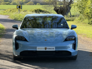 2022 Porsche Taycan Performance Plus 93.4kwh in Blue — image 2