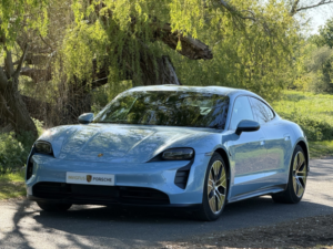 2022 Porsche Taycan Performance Plus 93.4kwh in Blue — image 4