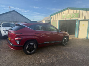 2024 Hyundai Kona 65.4kwh Ultimate SUV 5dr Electric Auto (218 Ps) in Red — image 2