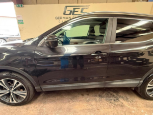 2018 Nissan Qashqai 1.5 Dci N-Connecta Euro 6 (s/s) 5dr in Black — image 4