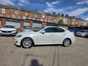 2011 Lexus Is 2.5 250 V6 Advance in Blue — image 4