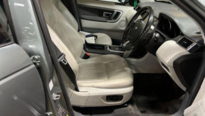 2015 Land Rover Discovery Sport 2.0 Td4 Hse Auto 4WD Euro 6 (s/s) 5dr in Grey — image 2