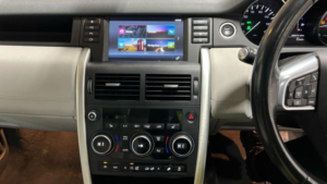 2015 Land Rover Discovery Sport 2.0 Td4 Hse Auto 4WD Euro 6 (s/s) 5dr in Grey — image 5