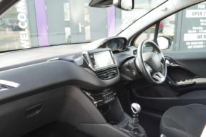 2019 Peugeot 208 1.2 Puretech Tech Edition Euro 6 (s/s) 5dr in White — image 3