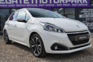 2019 Peugeot 208 1.2 Puretech Tech Edition Euro 6 (s/s) 5dr in White — image 5