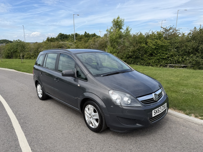 2013 Vauxhall Zafira 1.6 16v Exclusiv in Grey — image 1